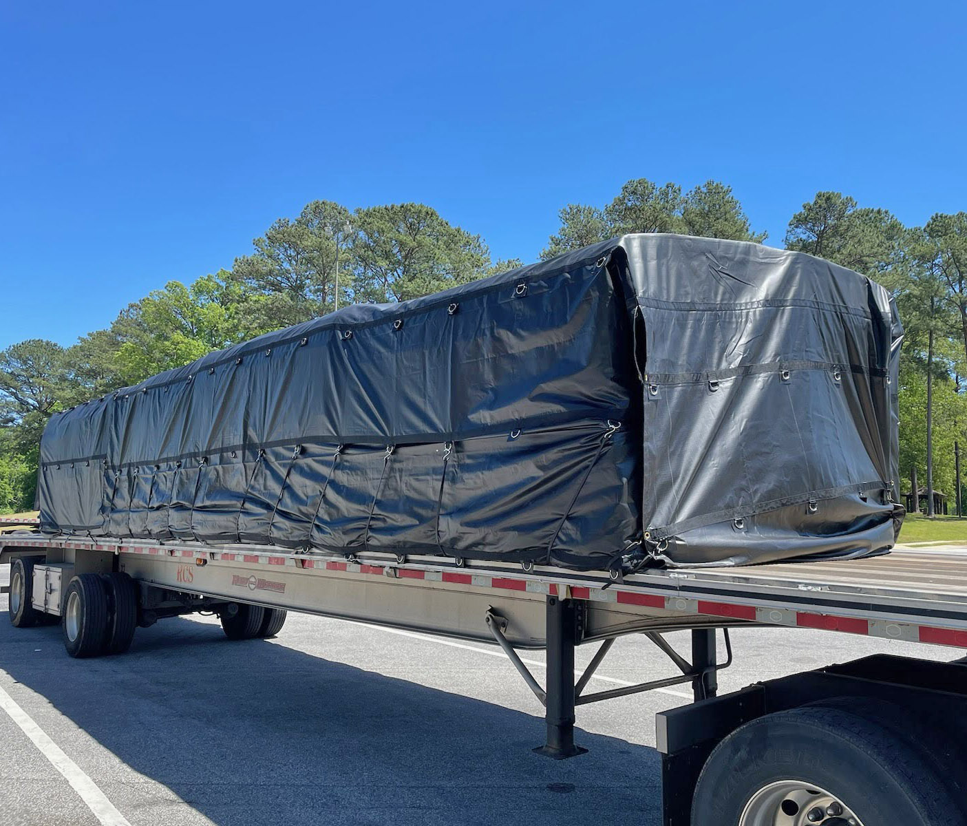 thumbnail image 2 of Mytee Products Airbag Lumber Tarp – 20 X 27 Ft, 6’ Drop, Black Vinyl – Heavy Duty Waterproof 2 of 6